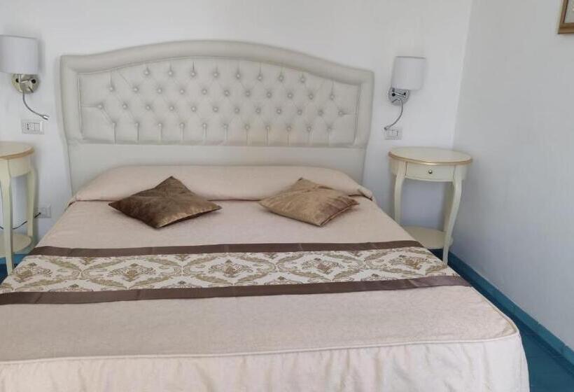 Номер Deluxe Вид на Море, La Perla