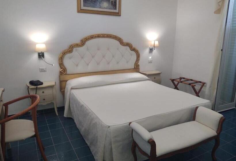 Номер Deluxe Вид на Море, La Perla