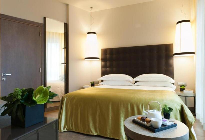 اتاق لوکس با چشم‌انداز, Starhotels Echo