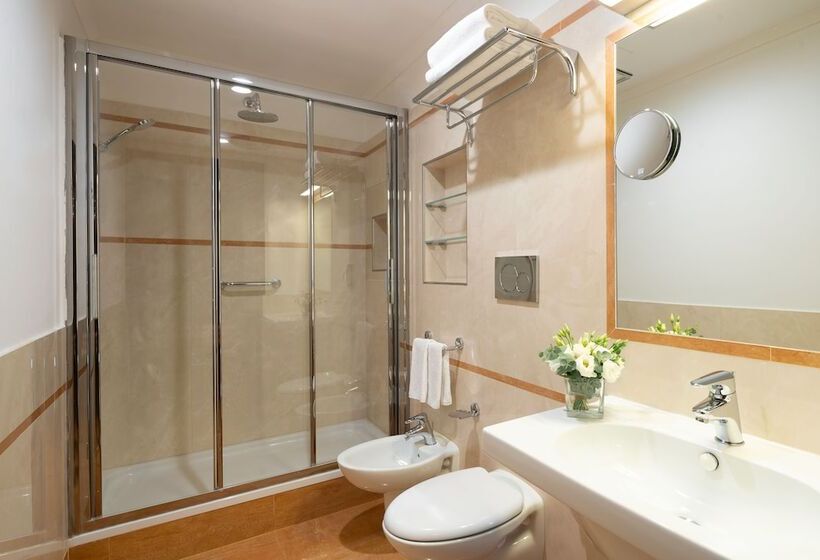 سوییت, Unahotels Galles Milano