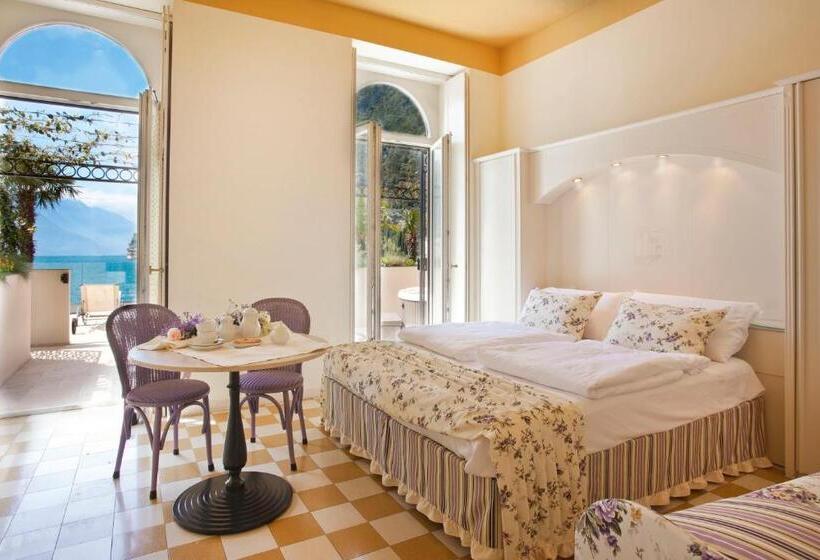 Номер Стандарт с Гидромассажем, Bellavista Lakefront Hotel & Apartments