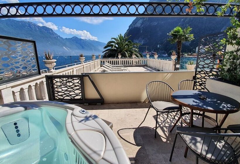 Номер Стандарт с Гидромассажем, Bellavista Lakefront Hotel & Apartments