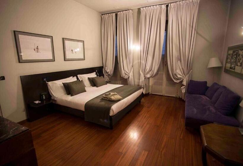 سوییت جونیور, Art Hotel Boston
