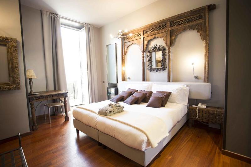 سوییت جونیور, Art Hotel Boston