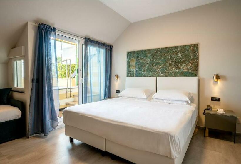 Номер Стандарт Вид на Море с Террасой, Best Western Regina Elena