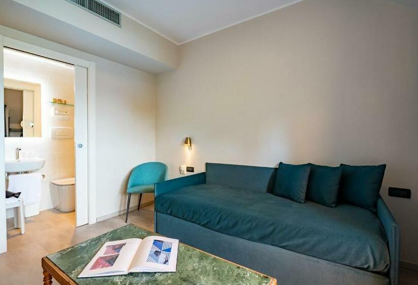 سوئیت 2 خوابه, Best Western Regina Elena