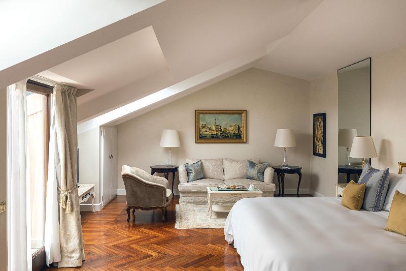سوییت جونیور با چشم‌انداز دریاچه, Hotel Cipriani, A Belmond Hotel, Venice