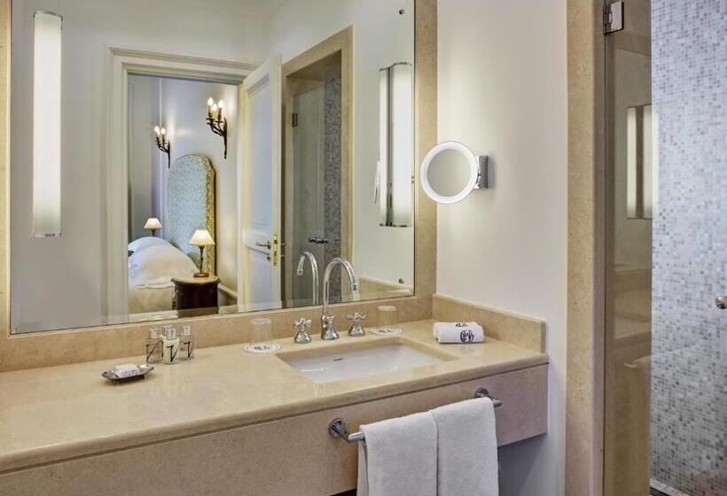Номер Стандарт Вид на Сад, Grand Hotel Excelsior Vittoria