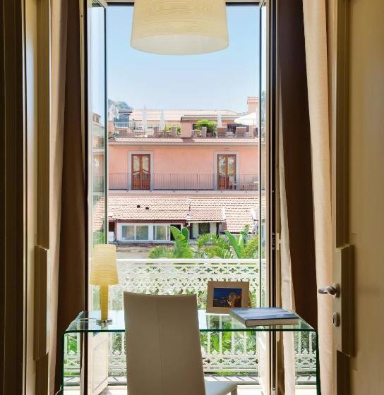 Апартаменты Deluxe 1 Спальня, Grand Hotel Excelsior Vittoria