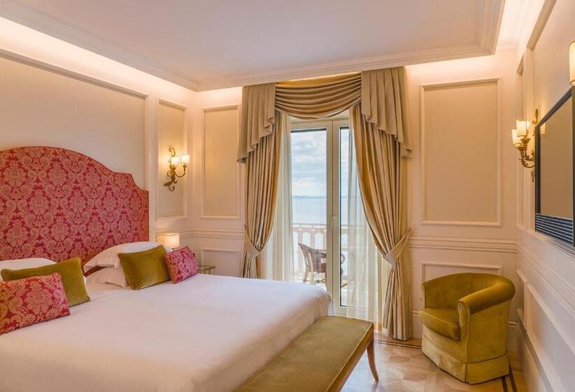 Люкс с Террасой, Grand Hotel Excelsior Vittoria