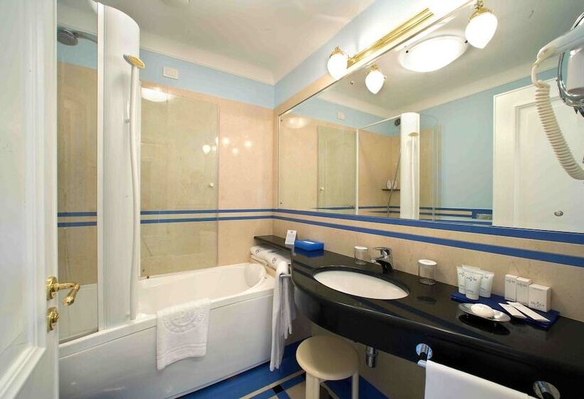 Полулюкс Deluxe Вид на Море, Grand Hotel Excelsior Vittoria