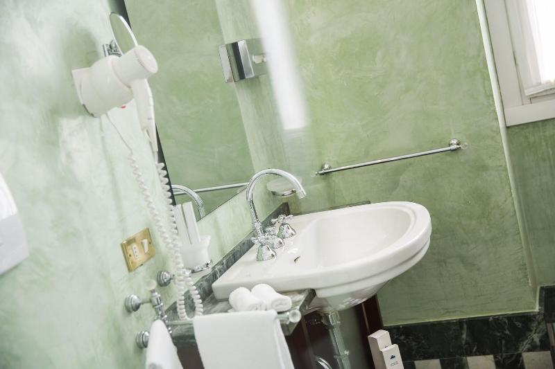 Полулюкс Престиж, Grand Hotel Terme Sirmione