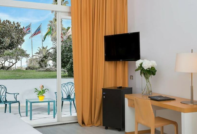 Семейный Номер Вид на Море, Hilton Sorrento Palace