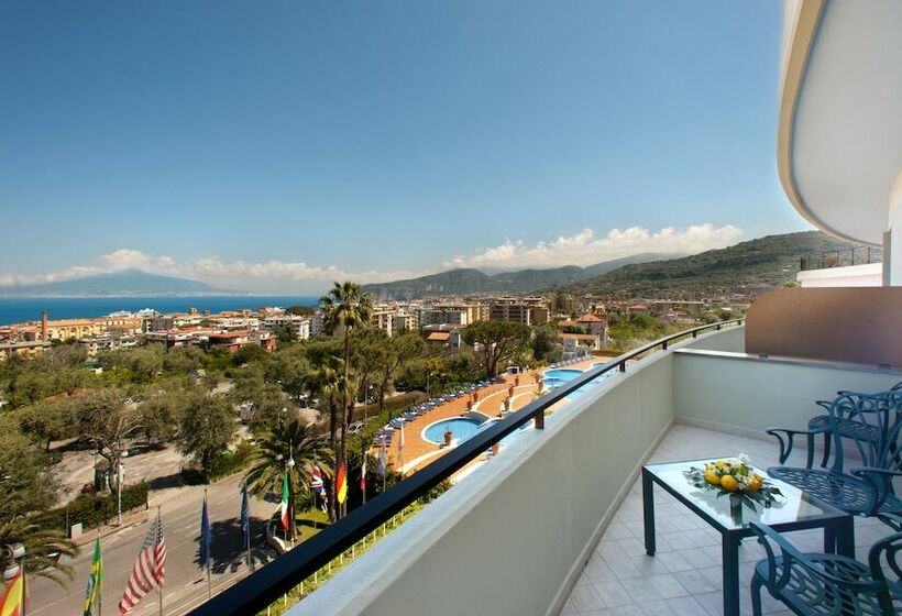 Четырехместный Номер Ejecutiva, Hilton Sorrento Palace