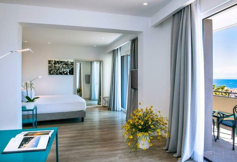 Полулюкс Вид на Море, Hilton Sorrento Palace