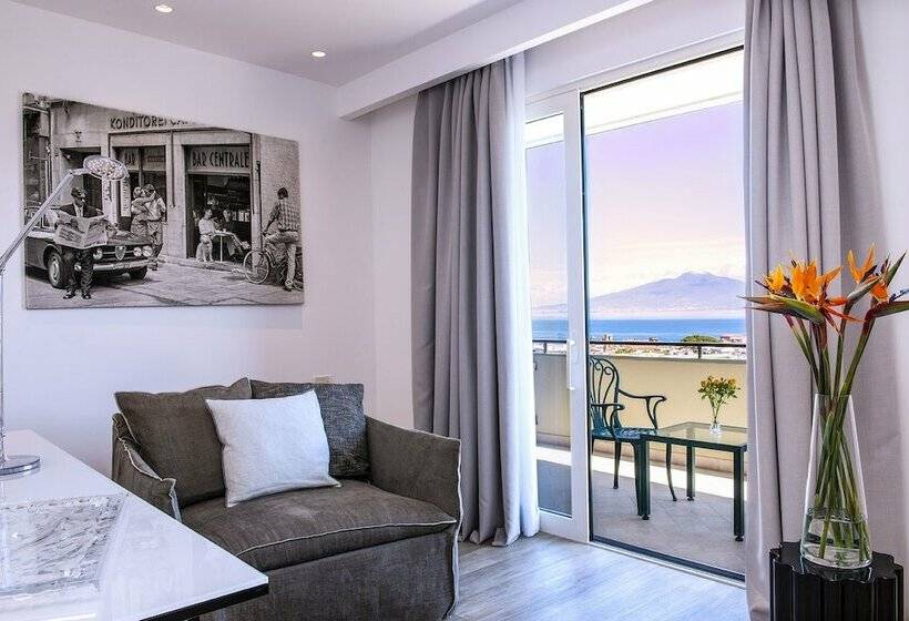Полулюкс Вид на Море, Hilton Sorrento Palace