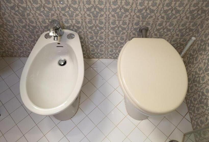 اتاق اقتصادی با چشمانداز دریا, Lido Mediterranee