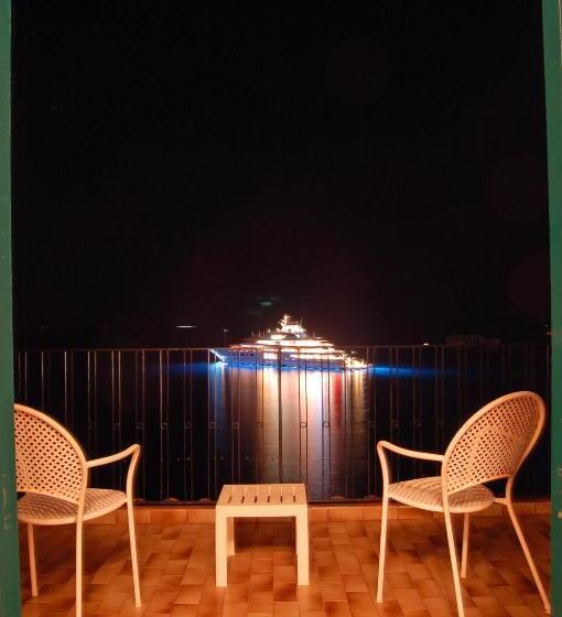 اتاق سه نفره سوپریور با چشمانداز دریا, Lido Mediterranee