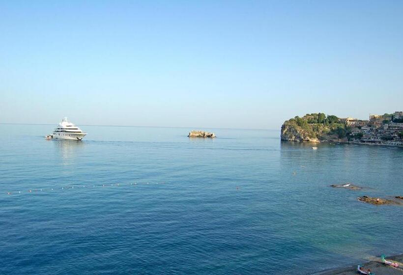 اتاق سه نفره سوپریور با چشمانداز دریا, Lido Mediterranee