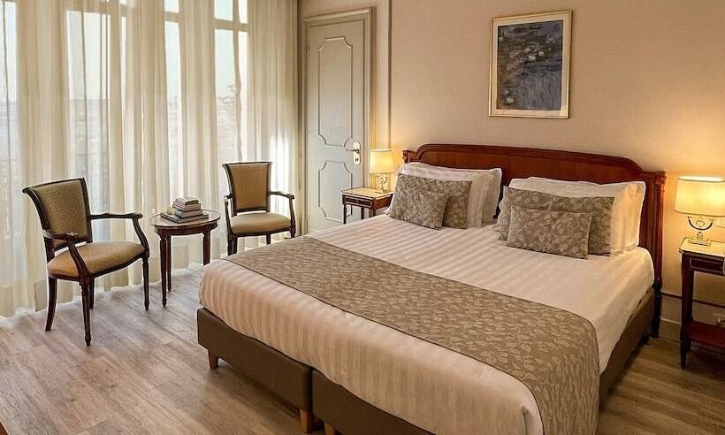 اتاق استاندارد با چشم‌انداز دریاچه, Palace Grand Hotel Varese
