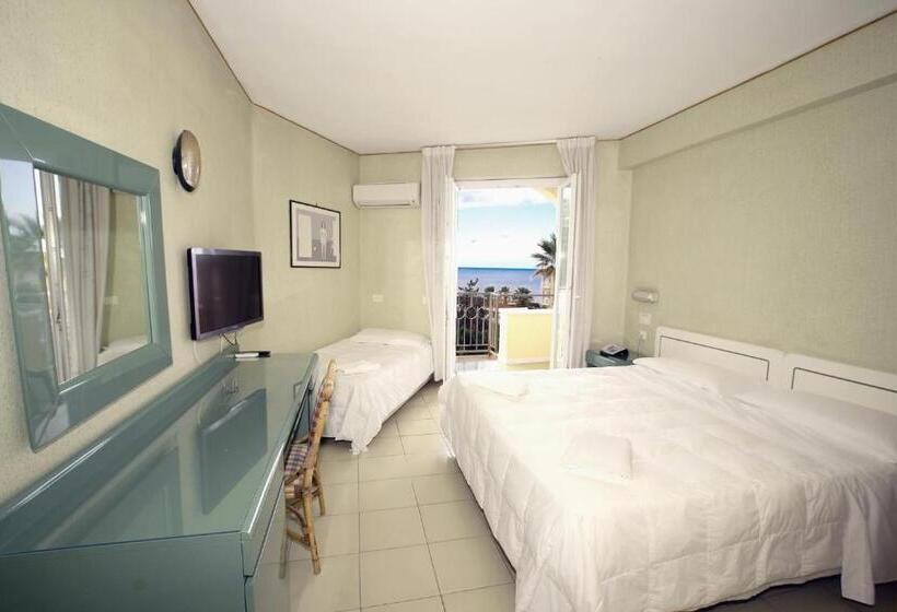 Семейный Номер, Perla Del Golfo Resort