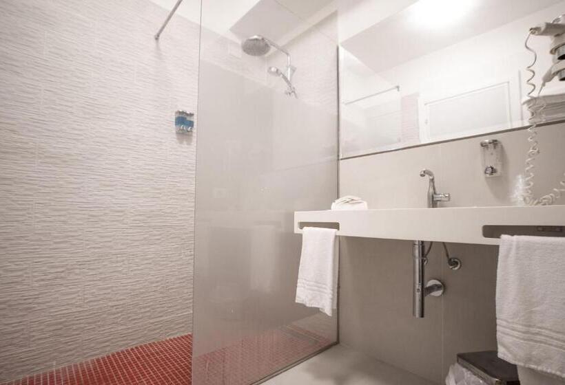 اتاق سوپریور سه تخته, Perla Del Golfo Resort