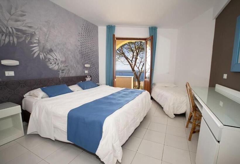 اتاق سوپریور سه تخته, Perla Del Golfo Resort