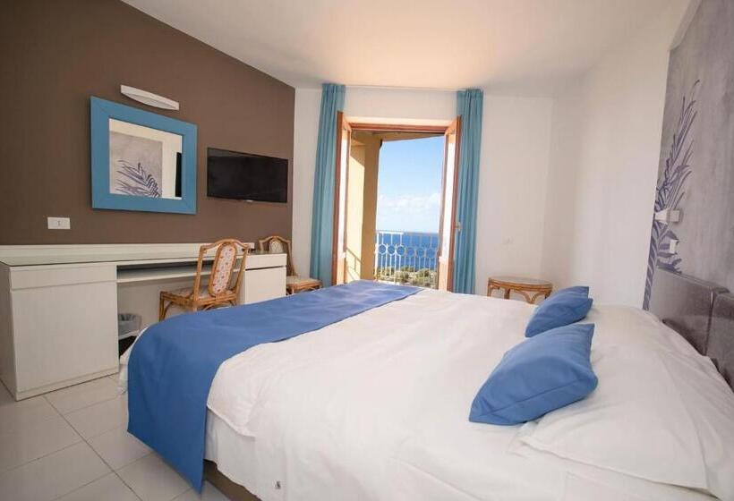 Семейный Номер Superior, Perla Del Golfo Resort
