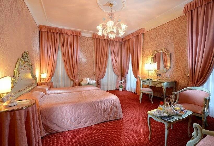 سوئیت جونیور با چشم‌انداز, Rialto