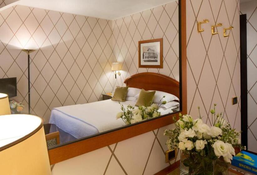 اتاق کلاسیک سه تخته, Starhotels Majestic