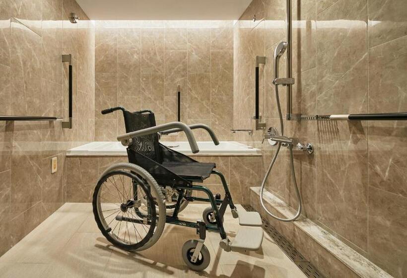 سوئیت جونیور برای معلولان, Keio Plaza Hotel Tokyo