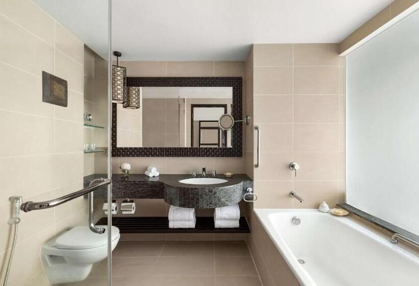스탠다드 룸 킹사이즈 침대, Shangri La Tanjung Aru, Kota Kinabalu