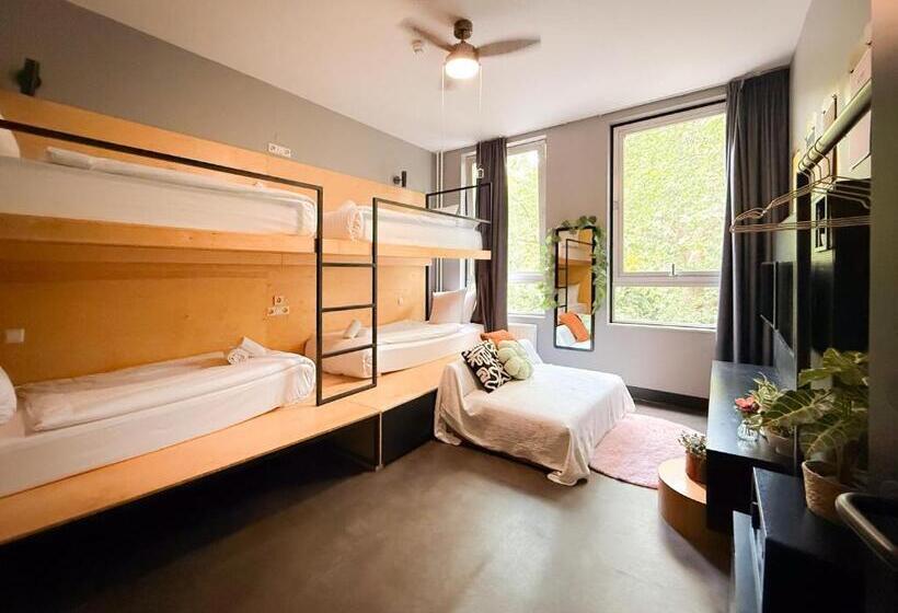 带铺位的标准四人间, De Pijp Boutique Hotel