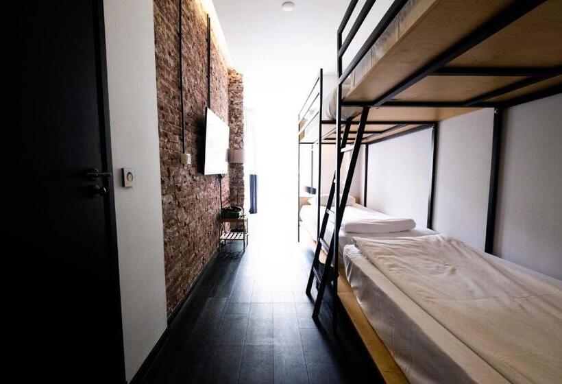 带铺位的标准四人间, De Pijp Boutique Hotel