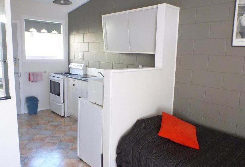 Апартаменты 1 Спальня, Fernleaf Motel