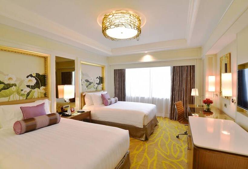 Номер Клуб, Dusit Thani Manila