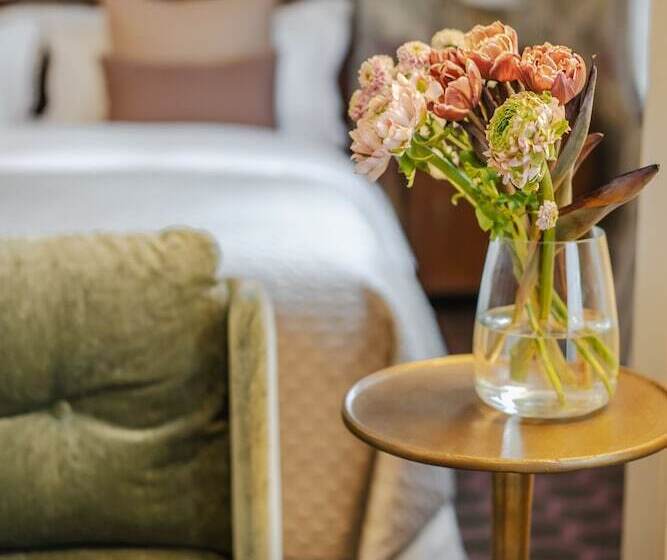 Номер Премиум, H15 Francuski Old Town   Destigo Hotels