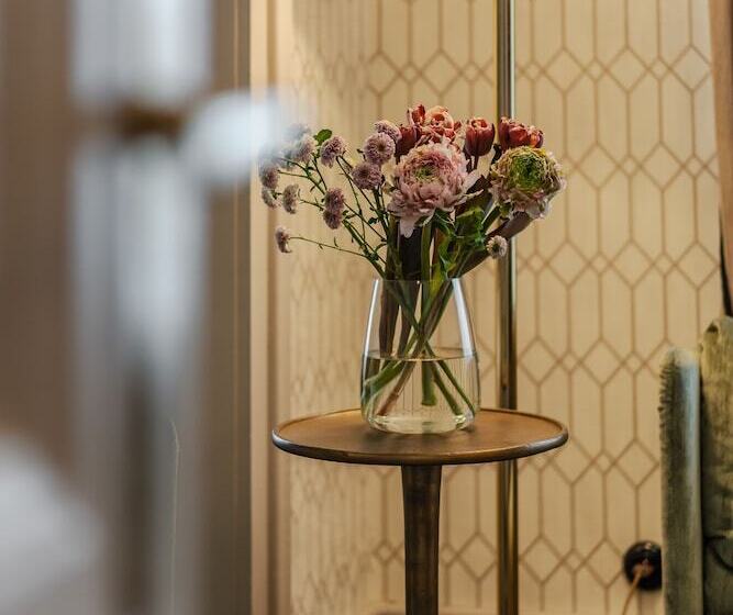 Номер Премиум, H15 Francuski Old Town   Destigo Hotels