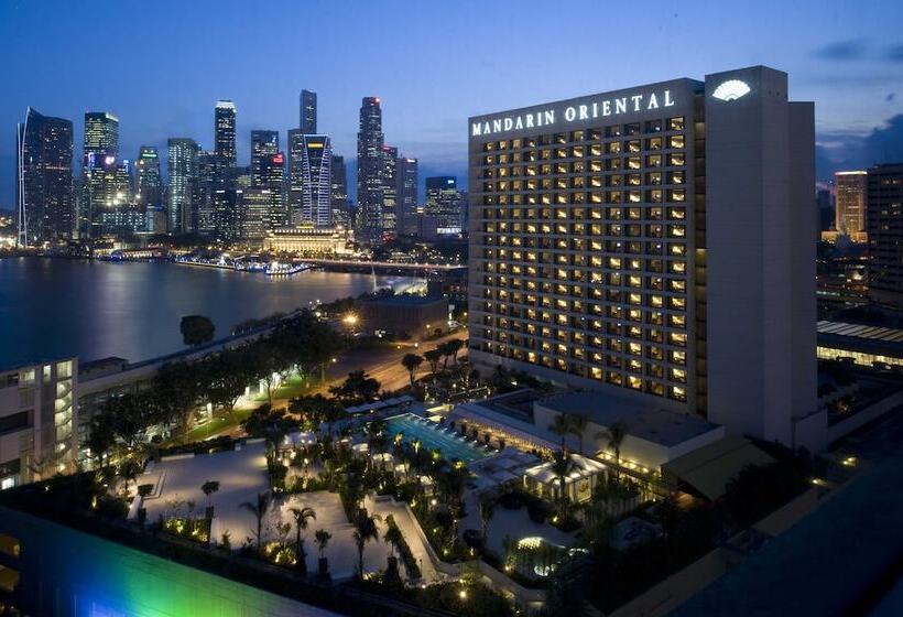اتاق استاندارد با چشم‌انداز, Mandarin Oriental Singapore