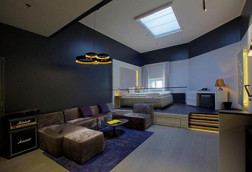 סוויטה, Klaus K