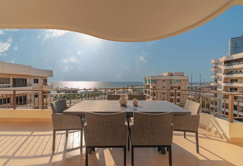 Апартаменты 4 Спальни, Sheraton Jeddah Hotel   Saudi Brothers Commercial Company Branch