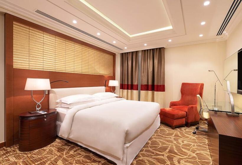 Апартаменты 4 Спальни, Sheraton Jeddah Hotel   Saudi Brothers Commercial Company Branch