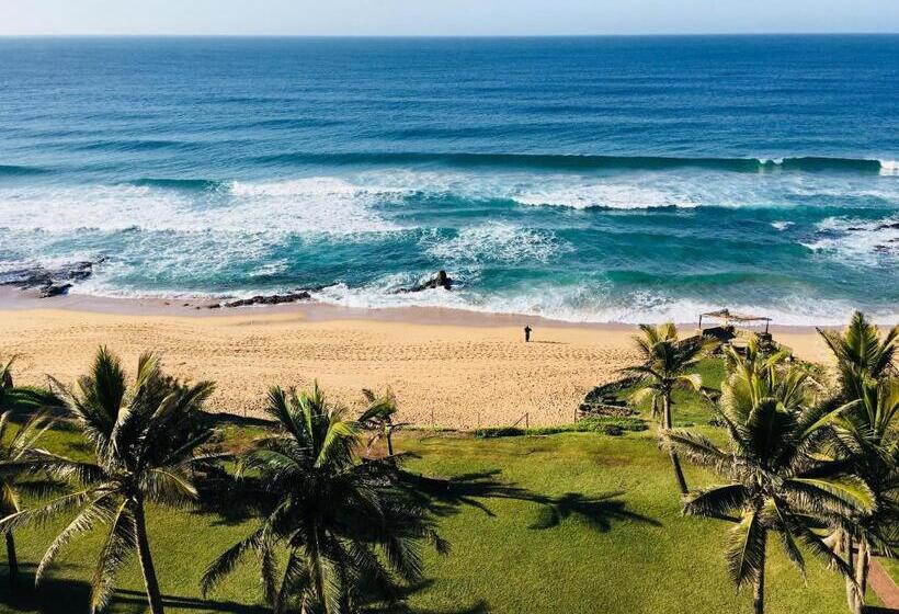 غرفة عائلية مطلّة علي البحر, Salt Rock Hotel And Beach Resort