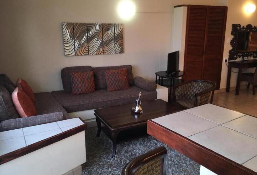 Номер Deluxe с Балконом, Salt Rock Hotel And Beach Resort