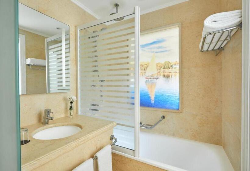 اتاق سوپریور با چشم‌انداز, Steigenberger Resort Achti