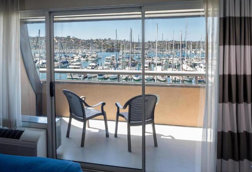 جناح تنفيذي مع إطلالات, Bay Club Hotel And Marina