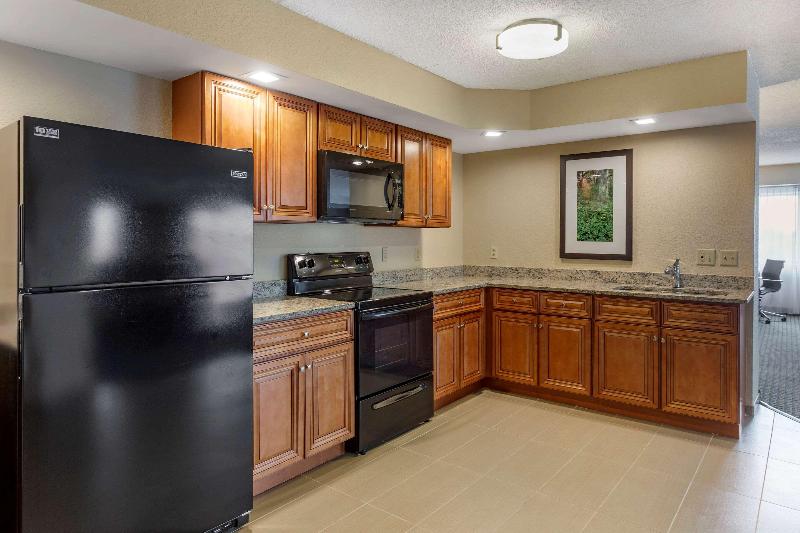 Люкс Кровать Кинг, Comfort Inn & Suites Rochelle   Dekalb