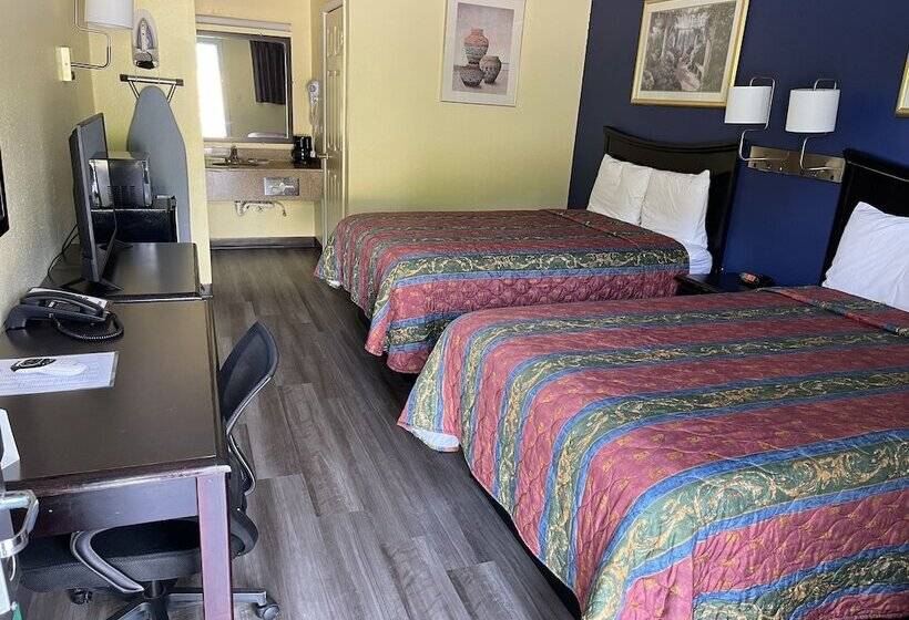 Номер Стандарт 2 Двуспальные Кровати, Kansas Inn