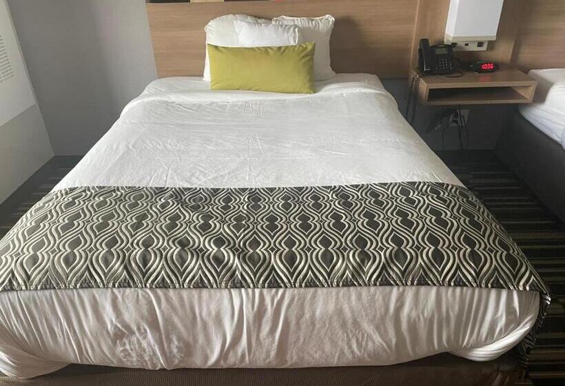 Люкс Адаптированный для Инвалидов, Microtel Inn & Suites By Wyndham Liberty Ne Kansas City Area