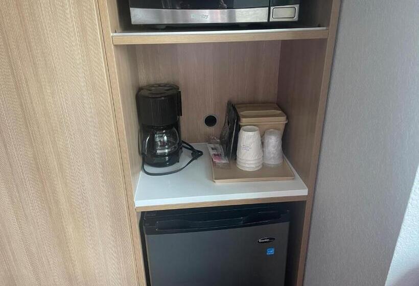 Люкс, Microtel Inn & Suites By Wyndham Liberty Ne Kansas City Area